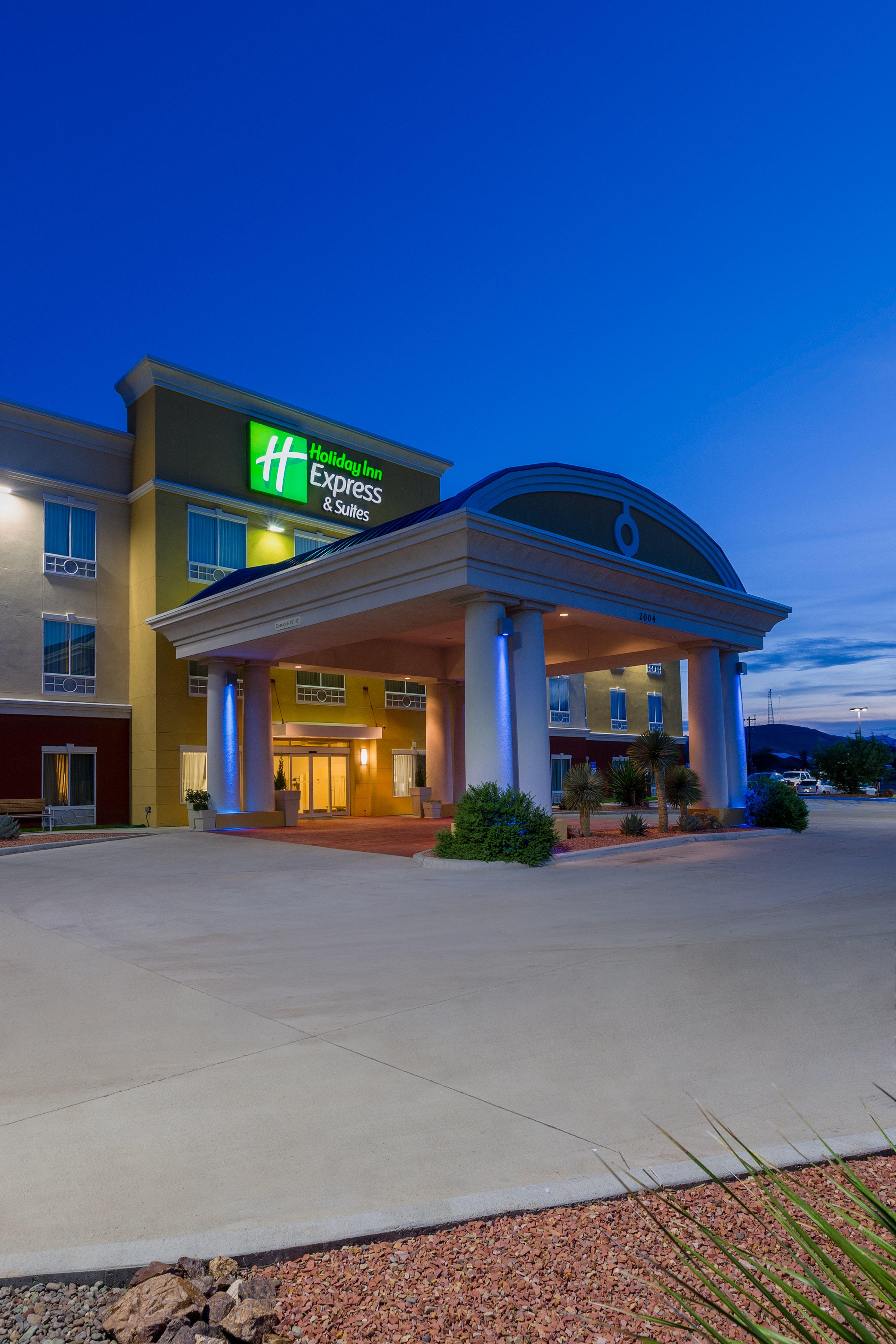 Holiday Inn Express And Suites Alpine By Ihg Exterior foto
